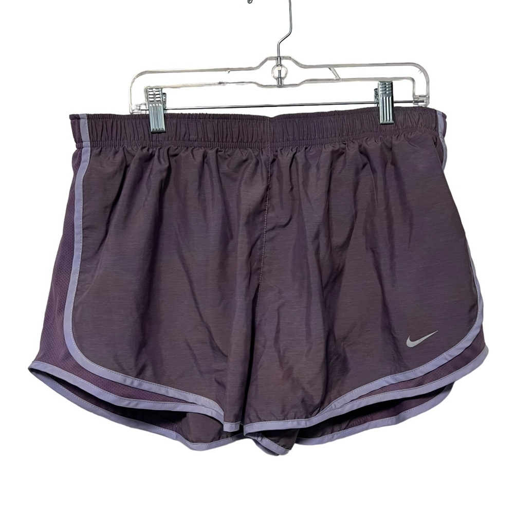 Nike Women’s Tempo Running Short. LIKE NEW!!